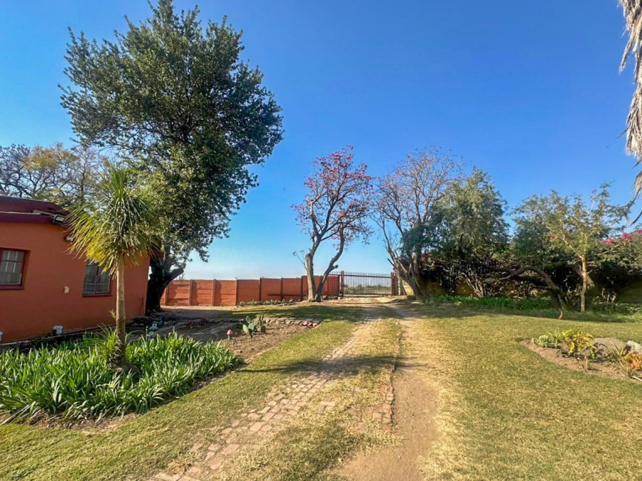 4 Bedroom Property for Sale in De Kroon A H North West